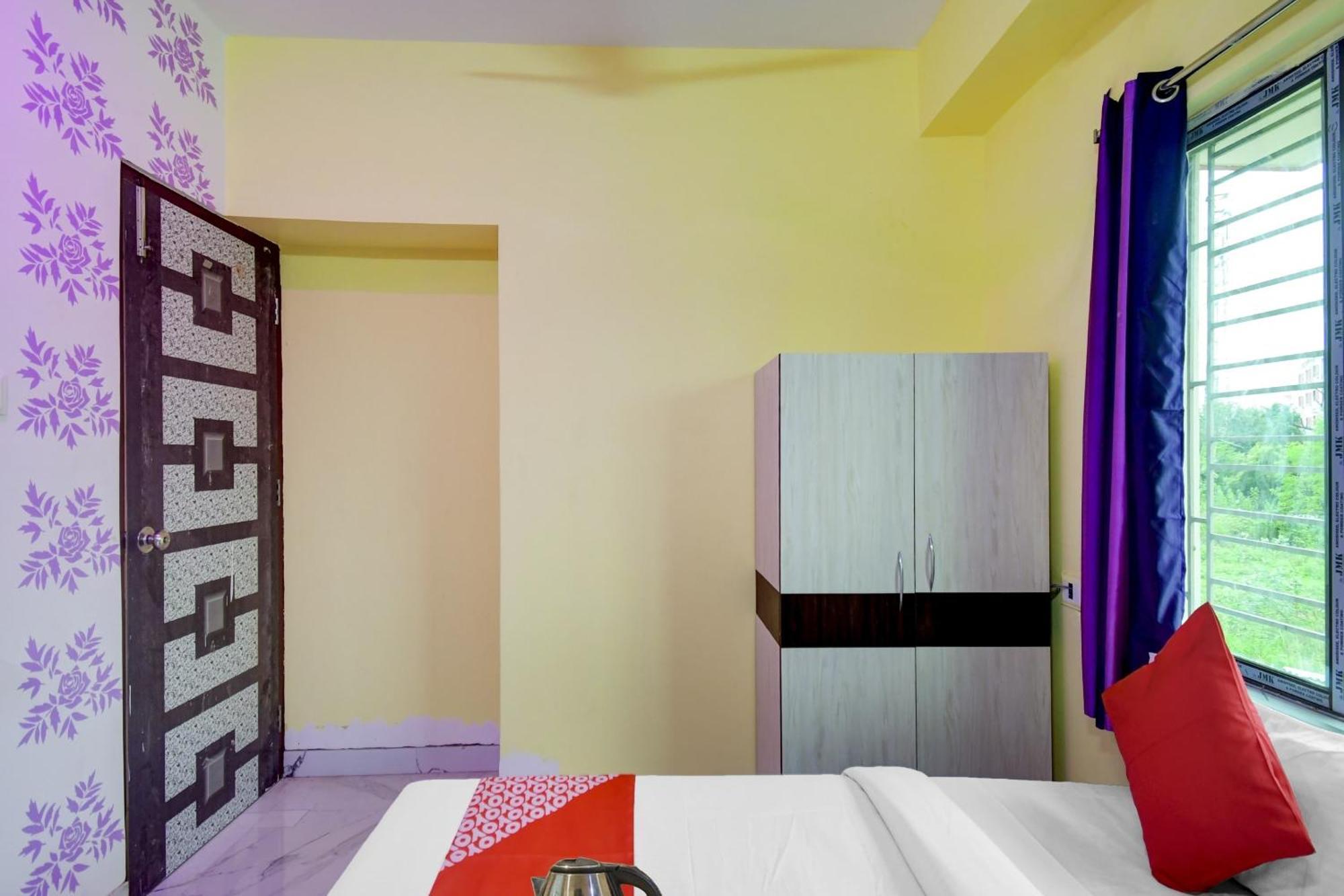 Super Hotel O 4 Friends Калькутта Экстерьер фото