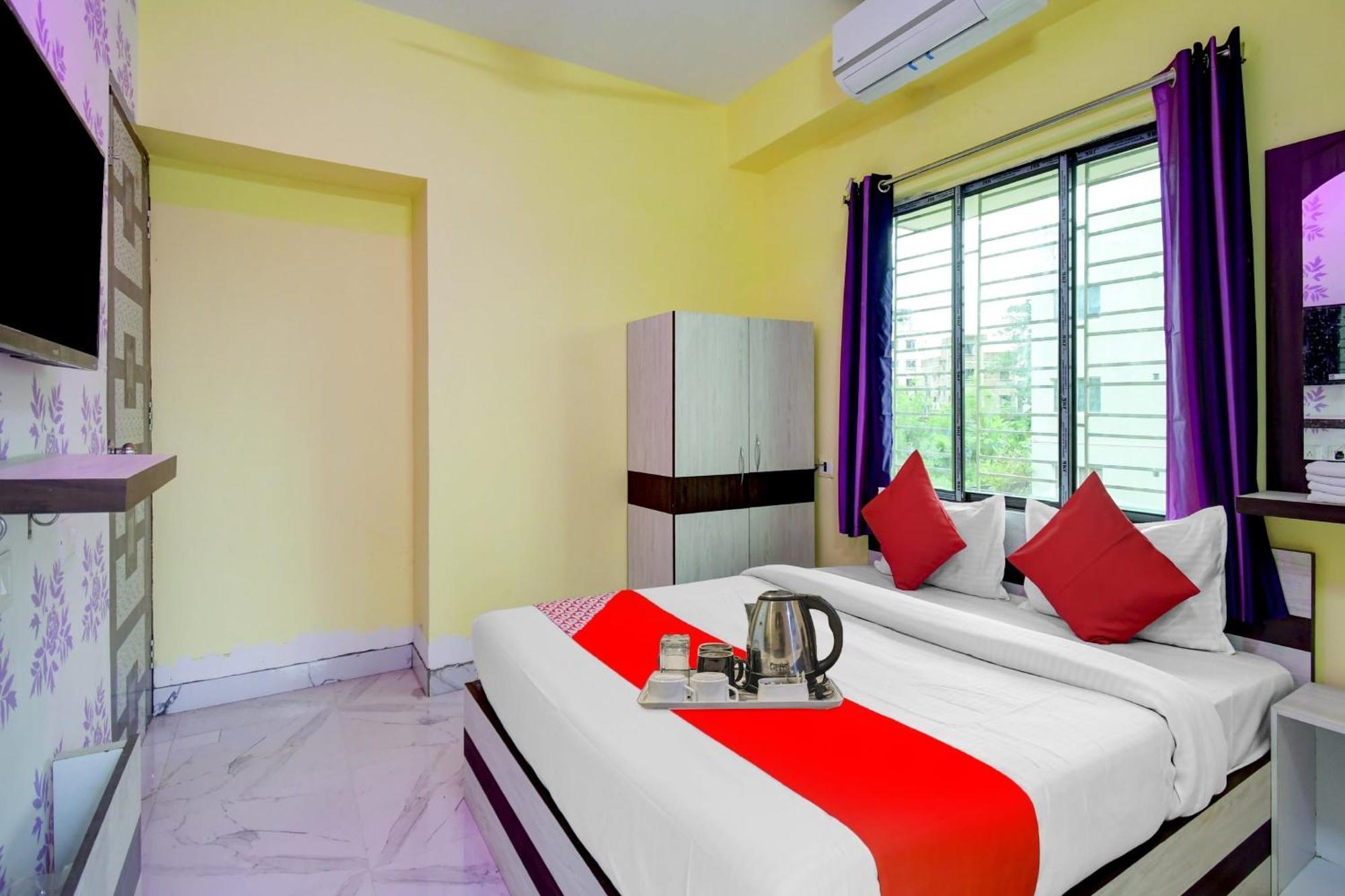 Super Hotel O 4 Friends Калькутта Экстерьер фото